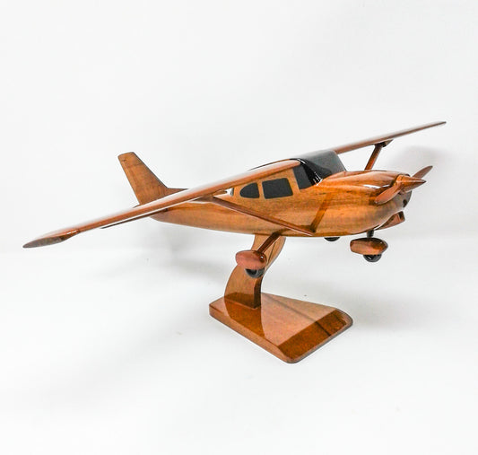 Cessna 172 Wood Model